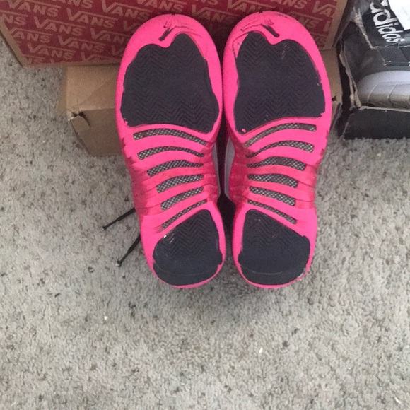Jordan 12 - Picture 2 of 3